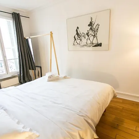 St Germain - Le Bon Marche Апартаменты *